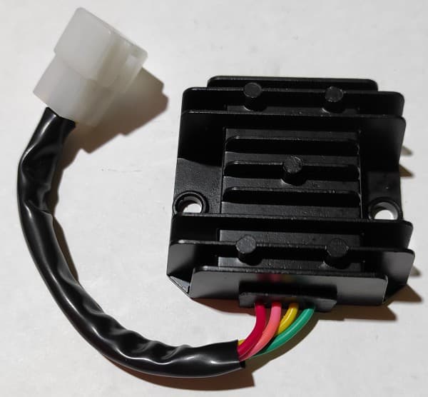 REGULADOR VOLTAJE SMASH 4 CABLES SPARTA